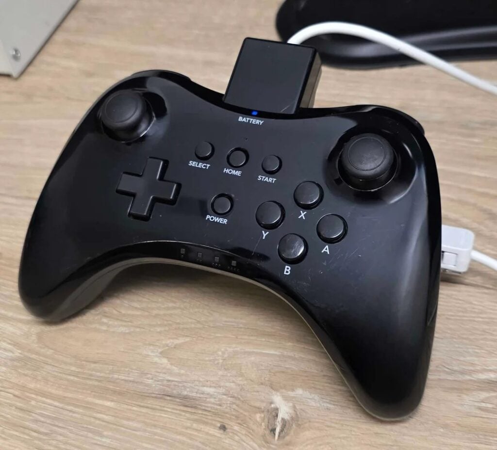 A rare Wii U dev kit Pro Controller surfaces, and it has Toucan-era vibes